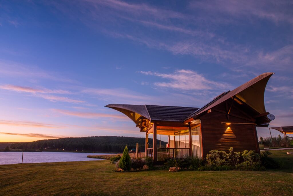 divisa__bangalo-superior__Foto Principal